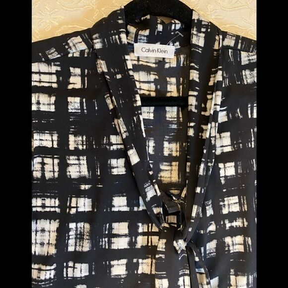 Calvin Klein Tie frontâButtonâupâtopâ-petite - Picture 4 of 7